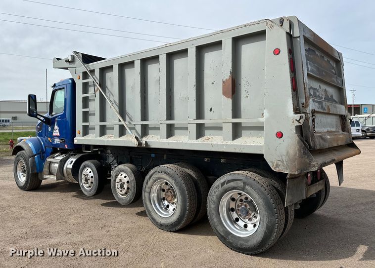 image for item NH9116 2018 Peterbilt 567 dump truck