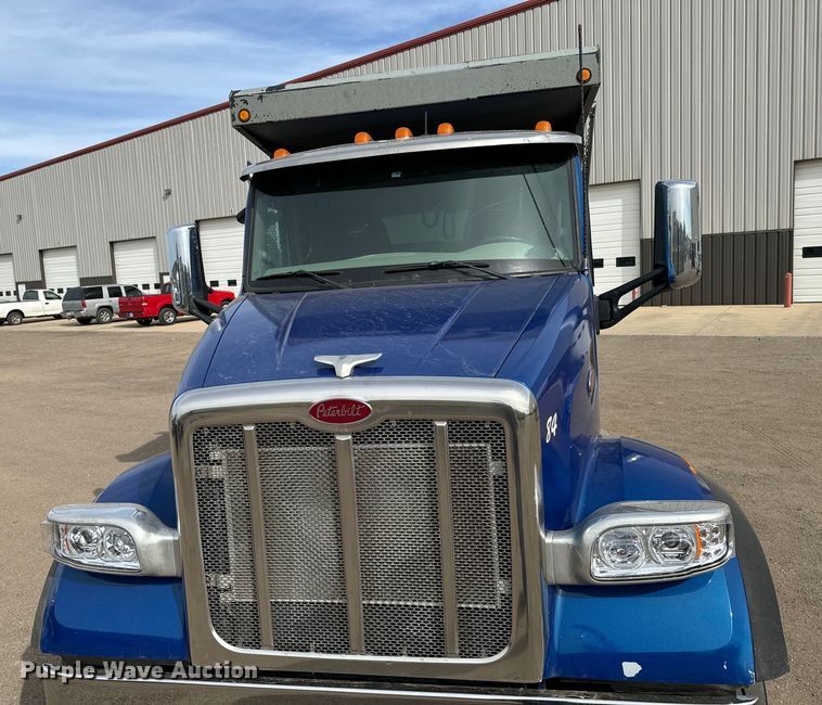image for item NH9116 2018 Peterbilt 567 dump truck