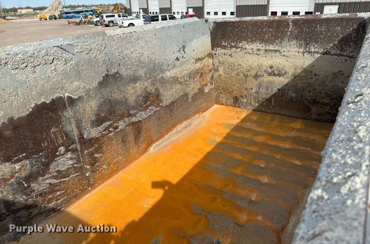 image for item NH9116 2018 Peterbilt 567 dump truck