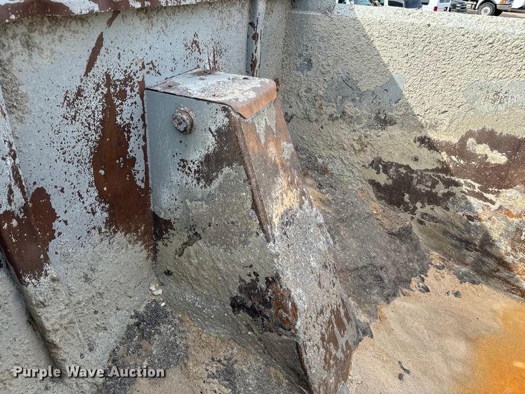 image for item NH9116 2018 Peterbilt 567 dump truck