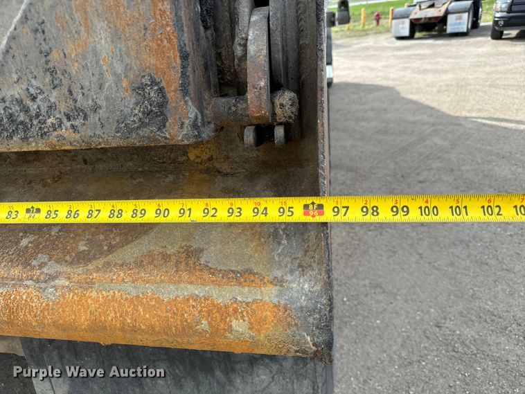 image for item NH9116 2018 Peterbilt 567 dump truck