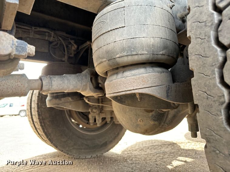 image for item NH9116 2018 Peterbilt 567 dump truck