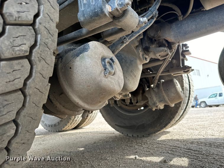 image for item NH9116 2018 Peterbilt 567 dump truck