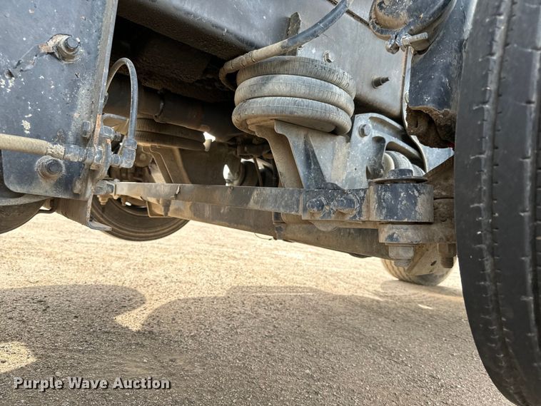 image for item NH9116 2018 Peterbilt 567 dump truck