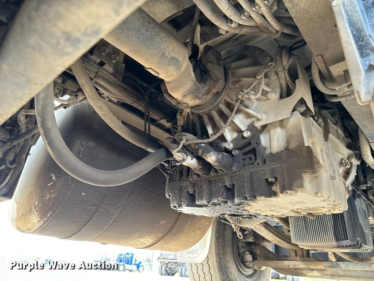 image for item NH9116 2018 Peterbilt 567 dump truck