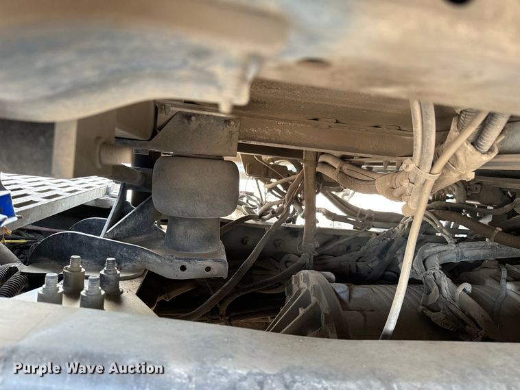 image for item NH9116 2018 Peterbilt 567 dump truck