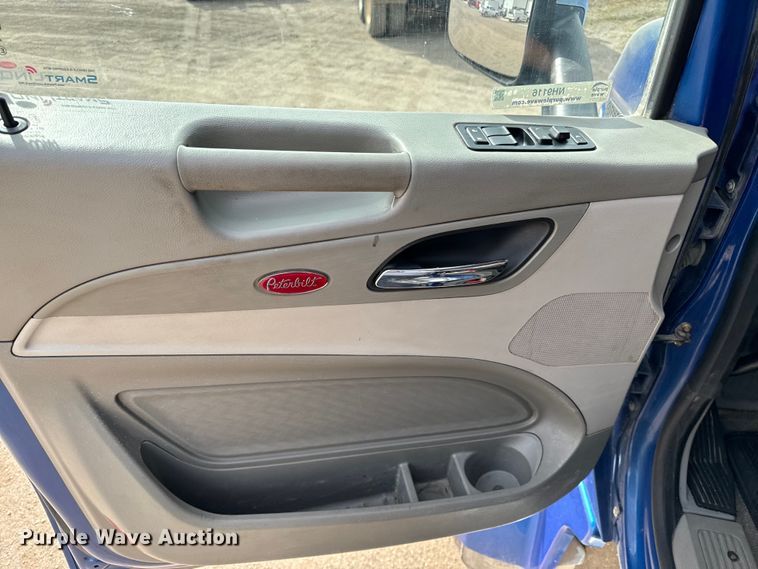 image for item NH9116 2018 Peterbilt 567 dump truck