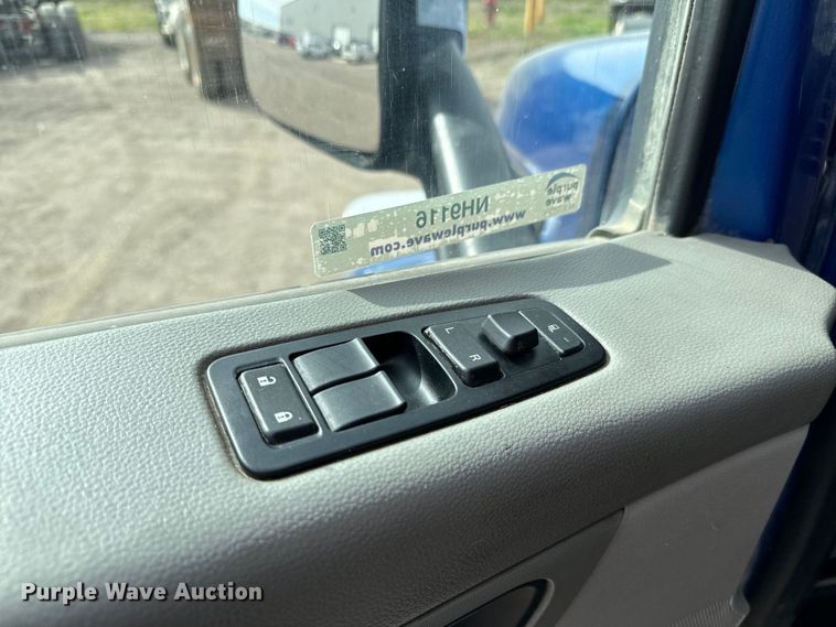 image for item NH9116 2018 Peterbilt 567 dump truck