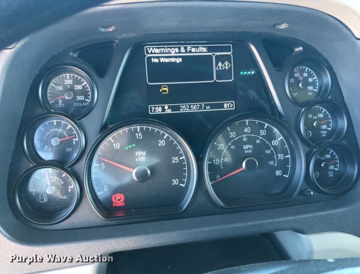 image for item NH9116 2018 Peterbilt 567 dump truck