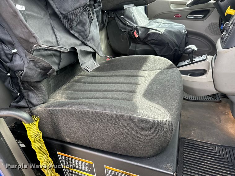 image for item NH9116 2018 Peterbilt 567 dump truck