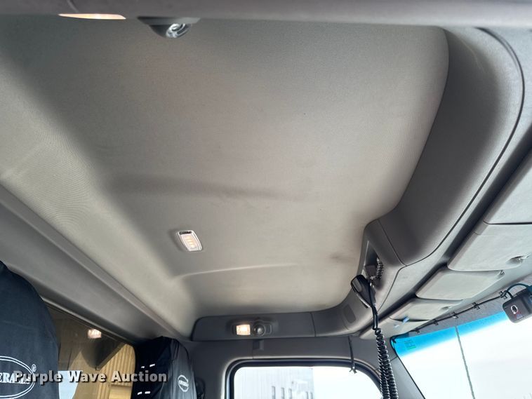 image for item NH9116 2018 Peterbilt 567 dump truck