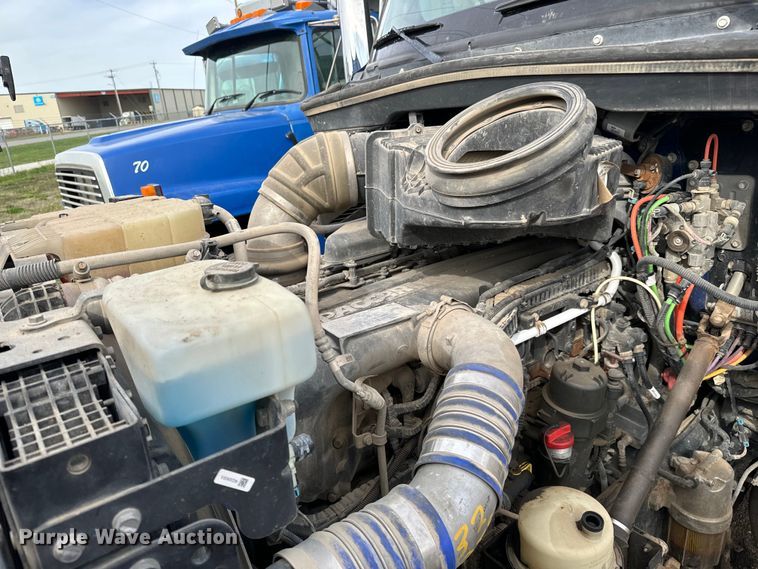 image for item NH9116 2018 Peterbilt 567 dump truck