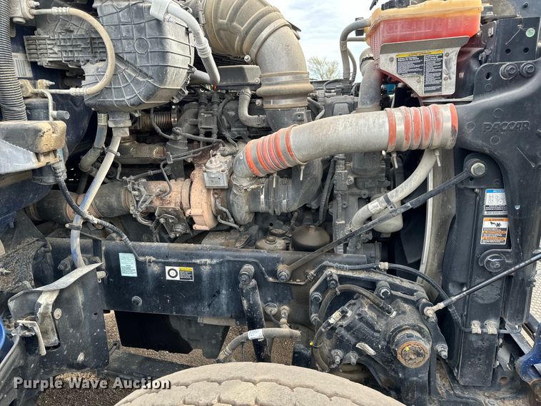 image for item NH9116 2018 Peterbilt 567 dump truck