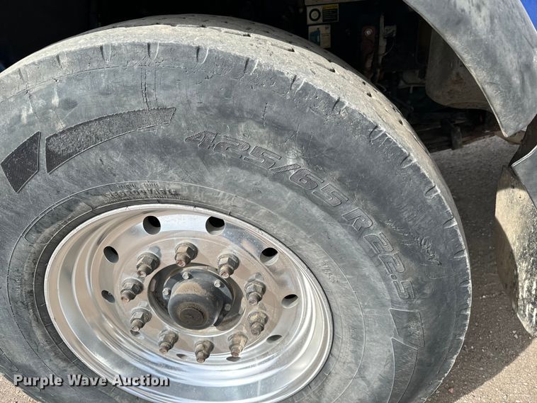 image for item NH9116 2018 Peterbilt 567 dump truck