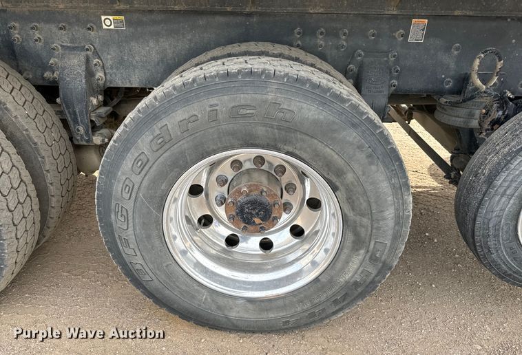 image for item NH9116 2018 Peterbilt 567 dump truck