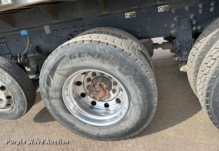 image for item NH9116 2018 Peterbilt 567 dump truck