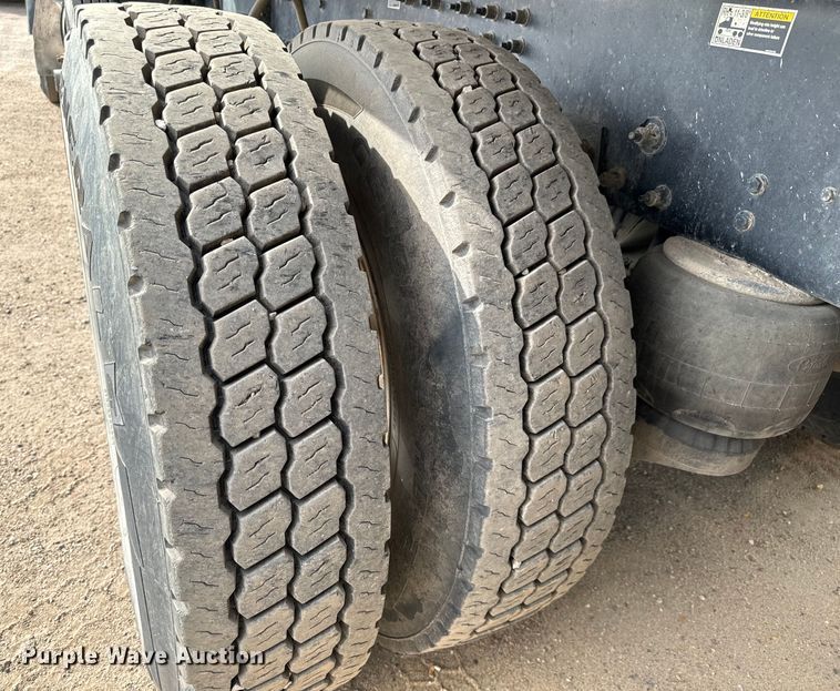 image for item NH9116 2018 Peterbilt 567 dump truck