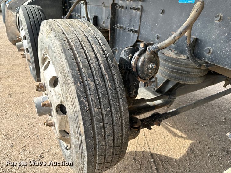 image for item NH9116 2018 Peterbilt 567 dump truck