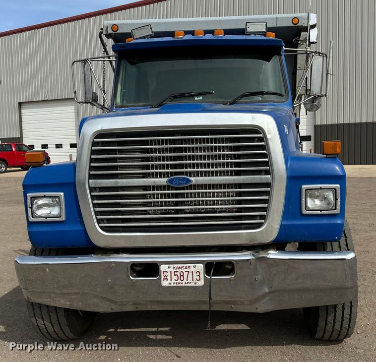 image for item NH9117 1997 Ford L9000 dump truck