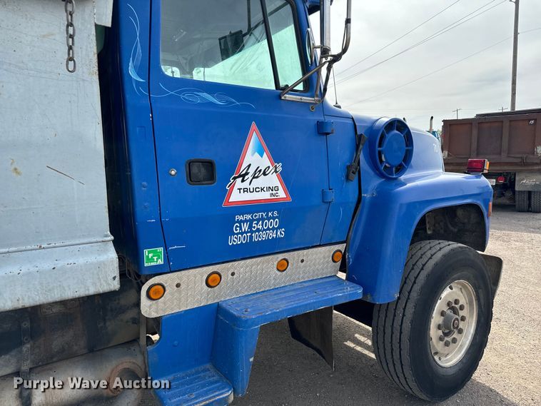 image for item NH9117 1997 Ford L9000 dump truck