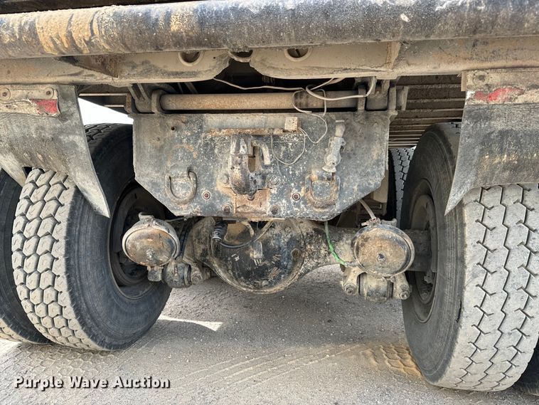 image for item NH9117 1997 Ford L9000 dump truck