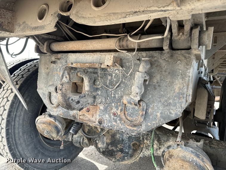 image for item NH9117 1997 Ford L9000 dump truck