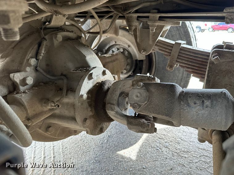 image for item NH9117 1997 Ford L9000 dump truck