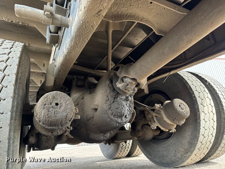 image for item NH9117 1997 Ford L9000 dump truck