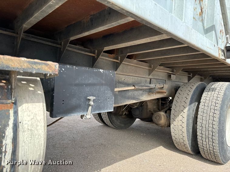 image for item NH9117 1997 Ford L9000 dump truck