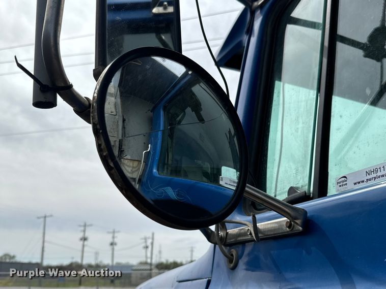 image for item NH9117 1997 Ford L9000 dump truck