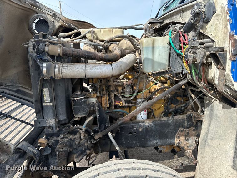 image for item NH9117 1997 Ford L9000 dump truck