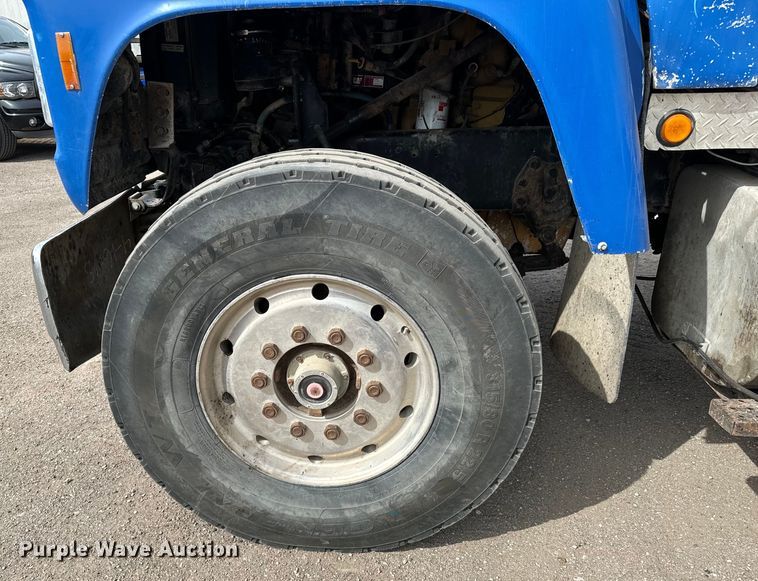 image for item NH9117 1997 Ford L9000 dump truck