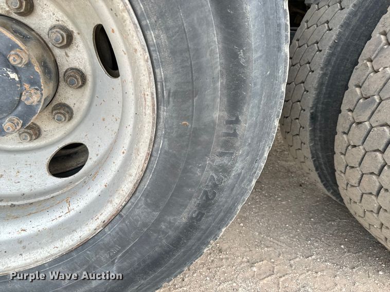 image for item NH9117 1997 Ford L9000 dump truck