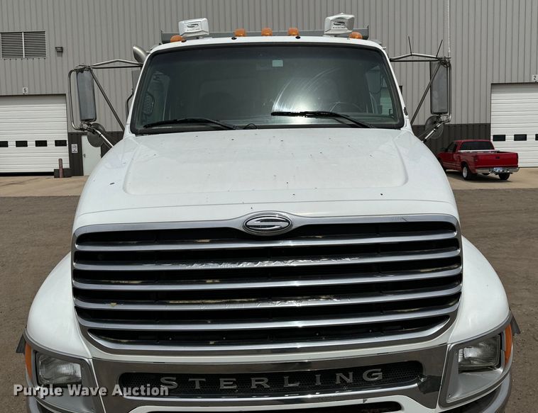 image for item NH9120 2007 Sterling L8500 dump truck