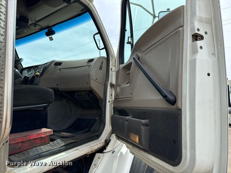 image for item NH9120 2007 Sterling L8500 dump truck