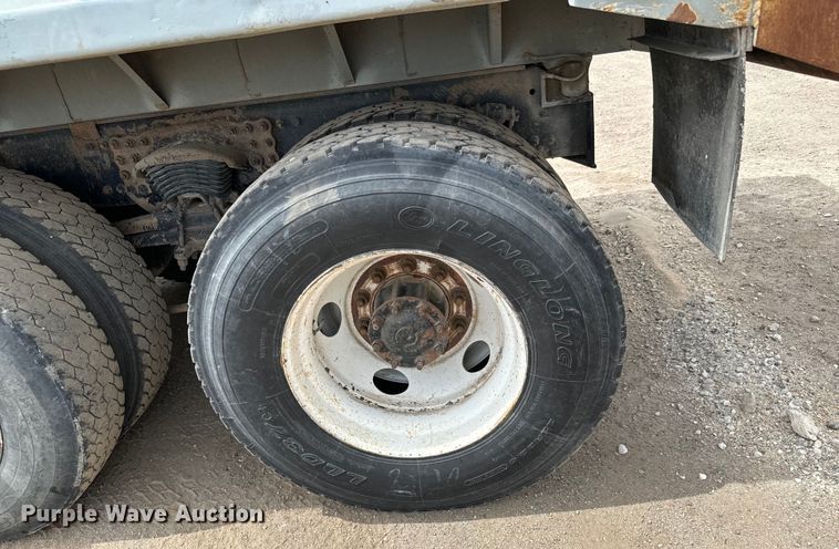 image for item NH9120 2007 Sterling L8500 dump truck