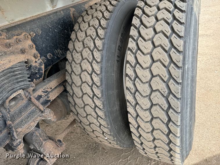 image for item NH9120 2007 Sterling L8500 dump truck