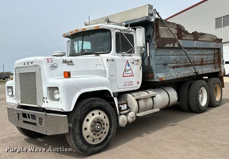 image for item NH9122 1987 Mack RS688LST dump truck