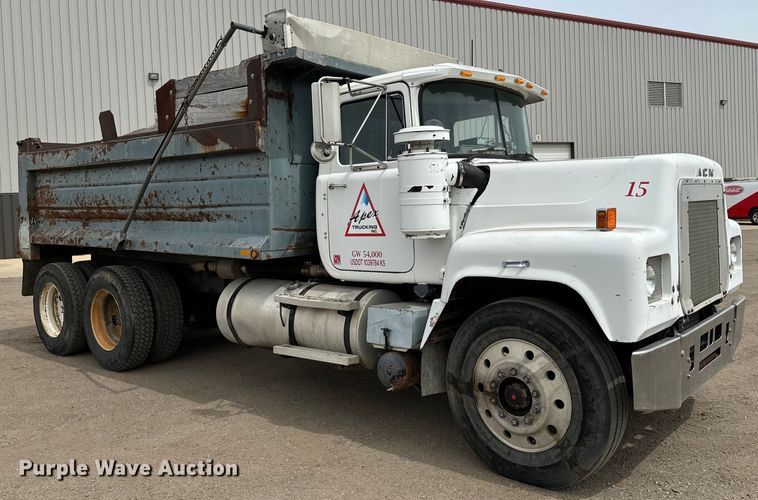 image for item NH9122 1987 Mack RS688LST dump truck
