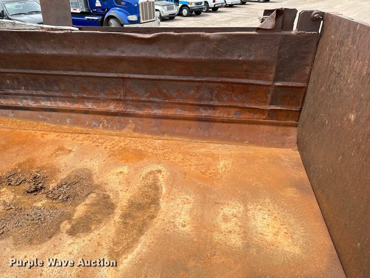 image for item NH9122 1987 Mack RS688LST dump truck