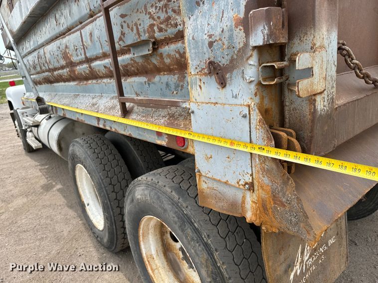 image for item NH9122 1987 Mack RS688LST dump truck