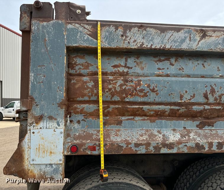 image for item NH9122 1987 Mack RS688LST dump truck