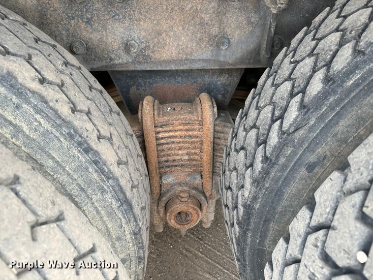 image for item NH9122 1987 Mack RS688LST dump truck