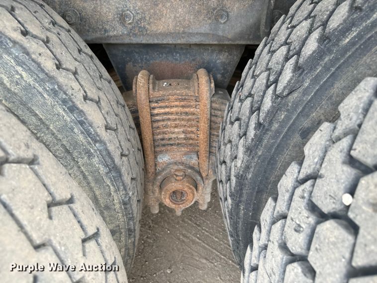 image for item NH9122 1987 Mack RS688LST dump truck