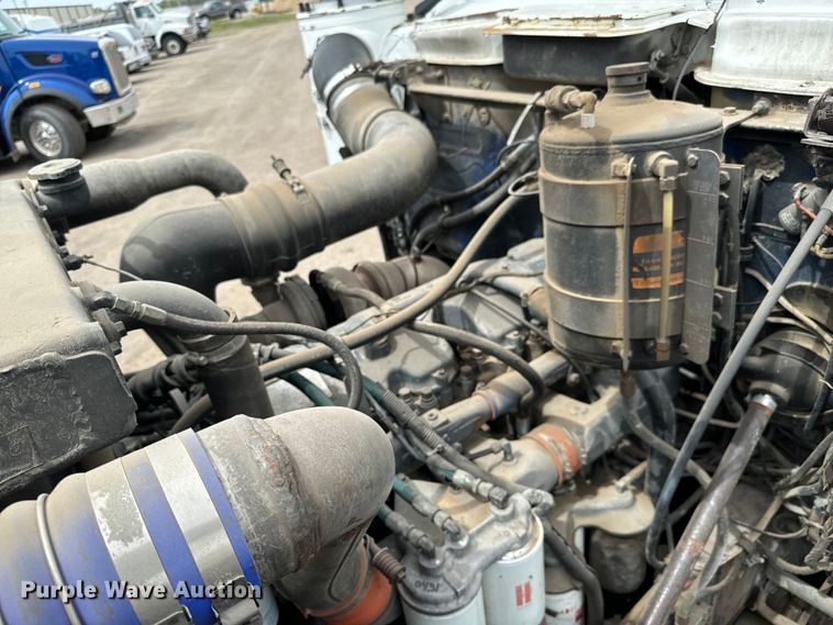 image for item NH9122 1987 Mack RS688LST dump truck