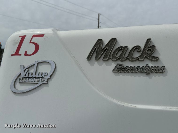 image for item NH9122 1987 Mack RS688LST dump truck