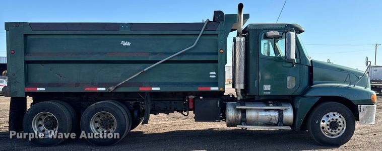 image for item NH9178 2005 Freightliner  Century Class S/T  dump truck