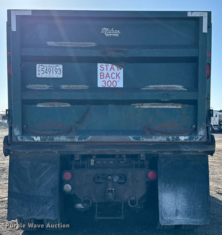 image for item NH9178 2005 Freightliner  Century Class S/T  dump truck