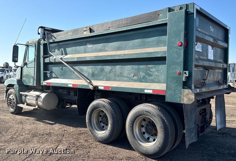 image for item NH9178 2005 Freightliner  Century Class S/T  dump truck