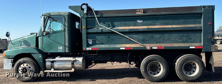 image for item NH9178 2005 Freightliner  Century Class S/T  dump truck